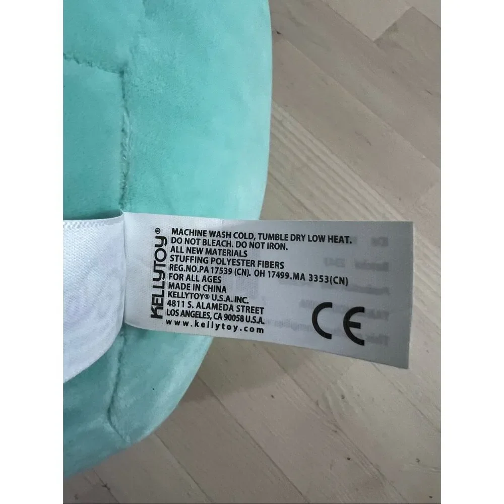 KELLYTOY SQUISHMALLOWS 12” Yollie the Yeti Exclusive Snowflake Plush Toy